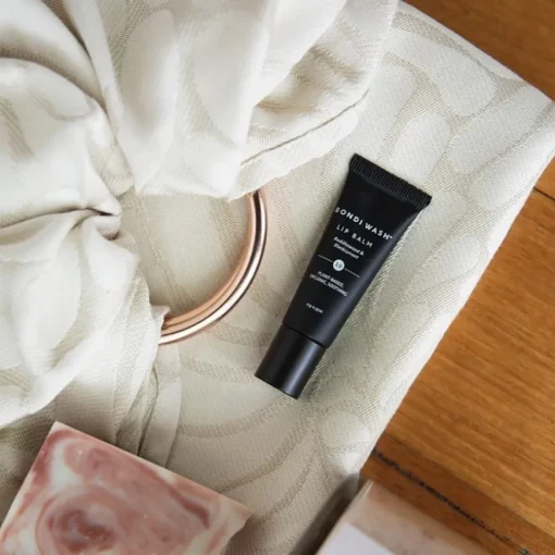 10 Buddhawood & Blackcurrant Lip Balm von Bondi Wash