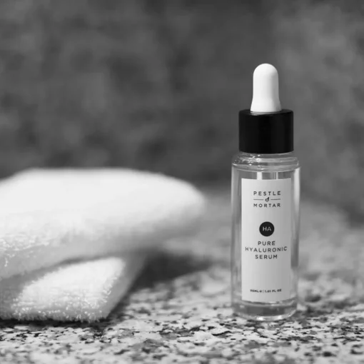 Anti-Ageing Pure Hyaluronic Serum von Pestle & Mortar