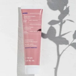 Apothecary Wild Rose Sanfte Gesichtspeeling-Creme von KORRES