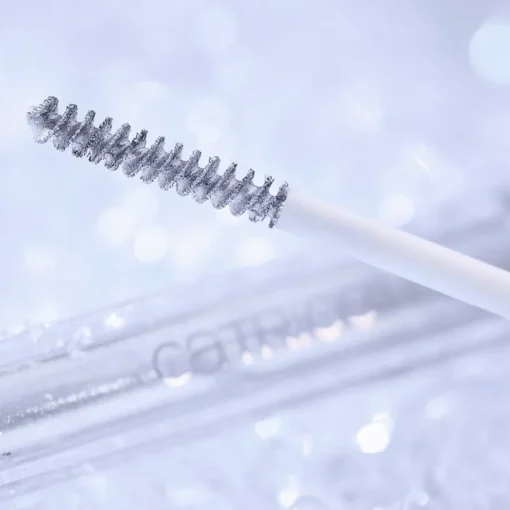 ARCTIC ILLUSION Glitter Brow Styler von Catrice