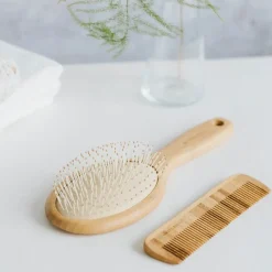 Bamboo Touch Ovale Entwirrungsbürste aus Bambus mit genoppten Nylonborsten von Olivia Garden