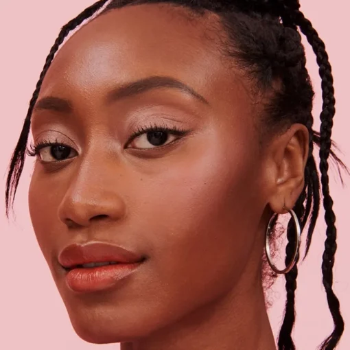 Blush Shellie Rouge Softem Rosa mit Perlmuttschimmer von Benefit