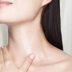 Cellular Performance - Body Care Linie Throat and Bust Lifting Effect von SENSAI