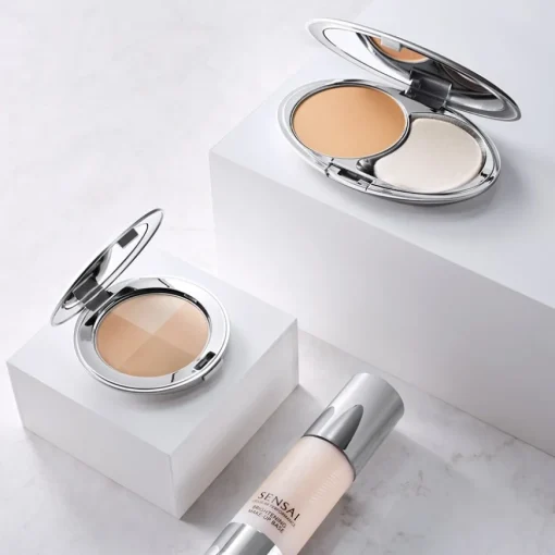 Cellular Performance Foundations Pressed Powder von SENSAI