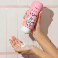 Cheirosa 68 Beija Flor Renewing Body Wash von Sol de Janeiro