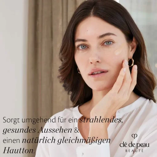 Clé de Peau Beauté Radiant Fluid Foundation Natural