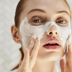 Clé de Peau Beauté Softening Cleansing Foam