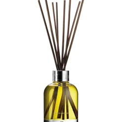 Coastal Cypress & Sea Fennel Aroma Reed Diffuser von Molton Brown