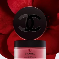 CREME N°1 DE CHANEL CREME MIT ROTER KAMELIE Polstert auf – glättet – schützt von CHANEL