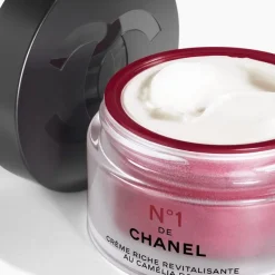 CREME N°1 DE CHANEL REICHHALTIGE REVITALISIERENDE CREME Glättet - Nährt - Schützt vor winterlichen Einflüssen von CHANEL