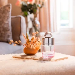 Delicious Rhubarb & Rose Eau de Toilette Spray von Molton Brown