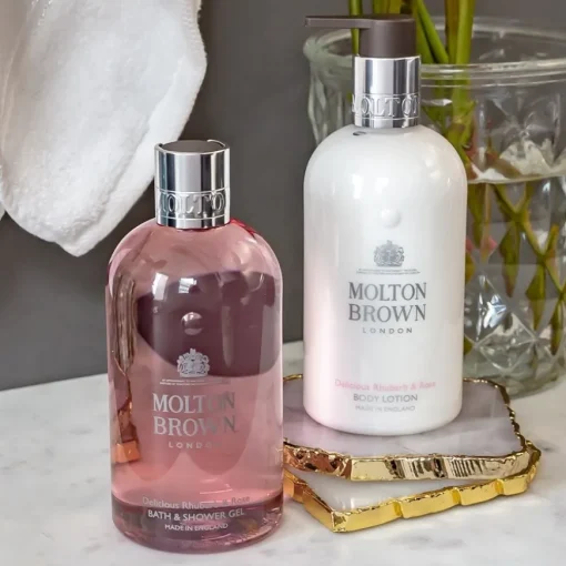 Delicious Rhubarb & Rose Body Lotion von Molton Brown