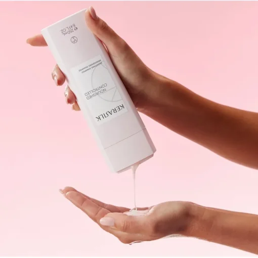 Essentials Bändigendes Shampoo von Kerasilk