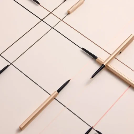 Eyeliner Perfect Designing Eyeliner Pencil von DEAR DAHLIA