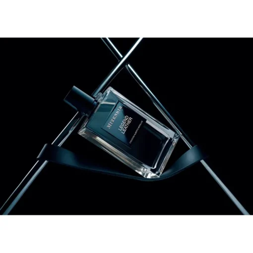 Flower Eau de Parfum Spray Legend Leather von MIZENSIR