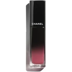 FLUID-LIPPENSTIFTE ROUGE ALLURE LAQUE Der glänzende Fluid-Lippenstift mit langem Halt von CHANEL