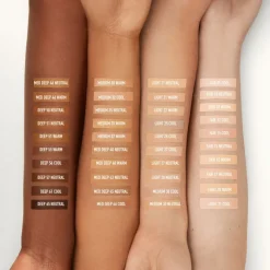 Foundation BAREPRO® 24HR Wear Skin-Perfecting Matte Liquid Foundation Mineral SPF 20 von bareMinerals