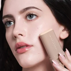 Foundation Beauty Balm Serum Boosted Skin Tint von Anastasia Beverly Hills