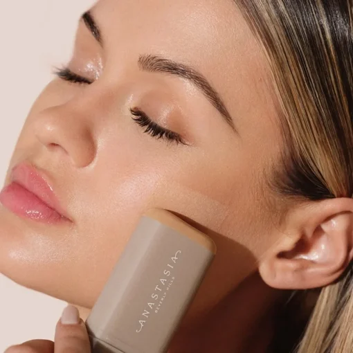 Foundation Beauty Balm Serum Boosted Skin Tint von Anastasia Beverly Hills