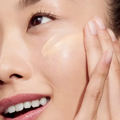 Foundation Even Better Vitamin Makeup SPF50 von Clinique