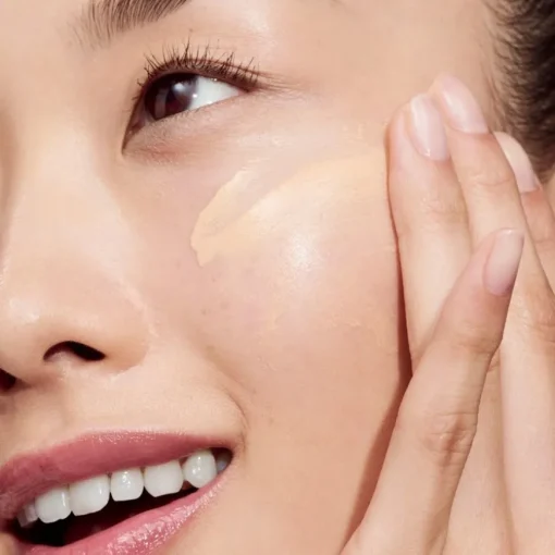 Foundation Even Better Vitamin Makeup SPF50 von Clinique