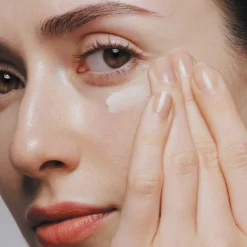 Future Solution LX Eye and Lip Contour Regenerating Cream von Shiseido