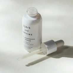 Gesichtspflege Skin Awakening C-Serum von Björk & Berries