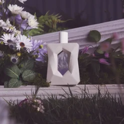 God Is A Woman Eau de Parfum Spray von Ariana Grande