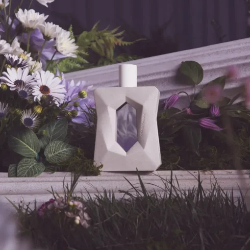 God Is A Woman Eau de Parfum Spray von Ariana Grande