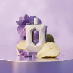 God Is A Woman Eau de Parfum Spray von Ariana Grande
