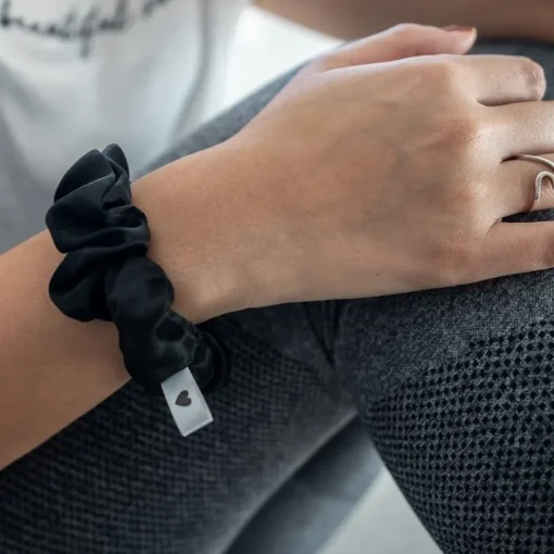 Haargummis & Scrunchies Original Seiden Scrunchie von Bellody