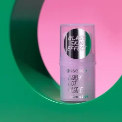 Highlighter Baby Got Glaze Balm Stick von Essence