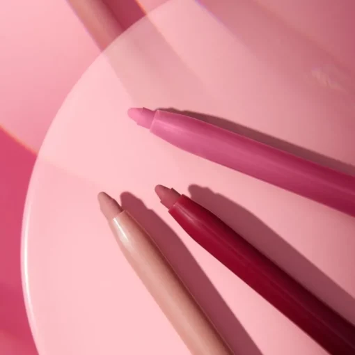Kiss & Glow Plumping Lip Liner von Catrice