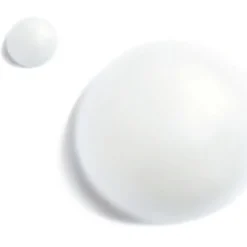 LA CREME MAIN LA CRÈME MAIN nährt-pflegt geschmeidig-schenkt Leuchtkraft von CHANEL