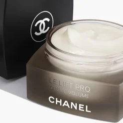 LE LIFT LE LIFT PRO CRÈME VOLUME Korrigiert – Redefiniert – Polstert auf von CHANEL