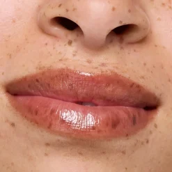 Lippenpflege JUICY BOMB Glossy Butter Balm von Essence
