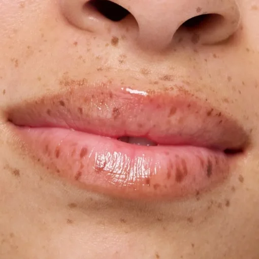 Lippenpflege JUICY BOMB Glossy Butter Balm von Essence