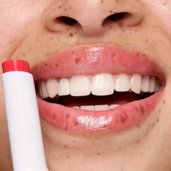 Lippenpflege JUICY BOMB Glossy Butter Balm von Essence