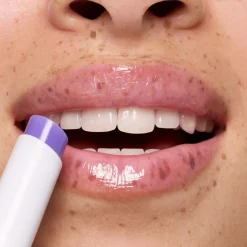 Lippenpflege JUICY BOMB Glossy Butter Balm von Essence