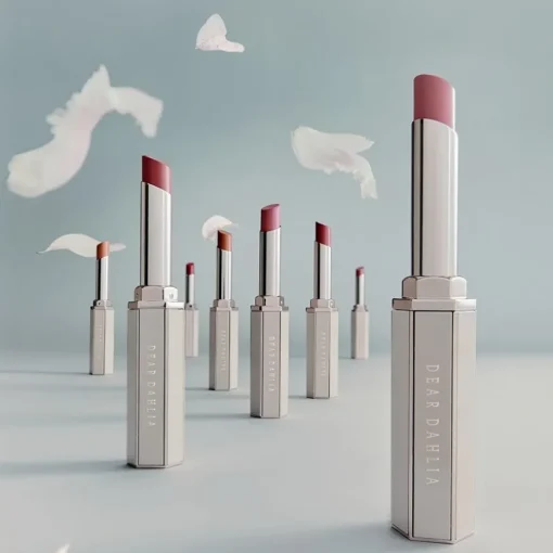 Lippenstift Allure Sheer Velvet Lip Stick von DEAR DAHLIA