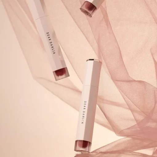 Lippenstift Dream Velvet Lip Cloud von DEAR DAHLIA