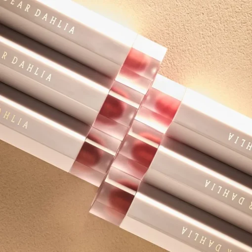 Lippenstift Dream Velvet Lip Cloud von DEAR DAHLIA