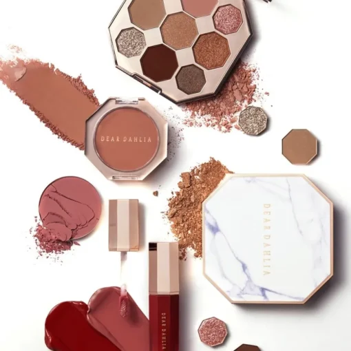Lippenstift Petal Touch Lip Stain von DEAR DAHLIA