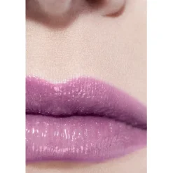 LIPPENSTIFTE ROUGE COCO BAUME - GLÄNZEND Getönter, feuchtigkeitsspendender, verschönernder Lippenbalsam mit individueller Farbintensität von CHANEL