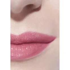 LIPPENSTIFTE ROUGE COCO BAUME - GLÄNZEND Getönter, feuchtigkeitsspendender, verschönernder Lippenbalsam mit individueller Farbintensität von CHANEL