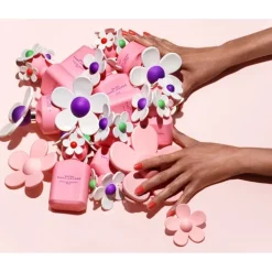 Marc Jacobs Daisy Eau So Fresh Eau de Toilette Spray Porenverfeinerndes Gesichtstool