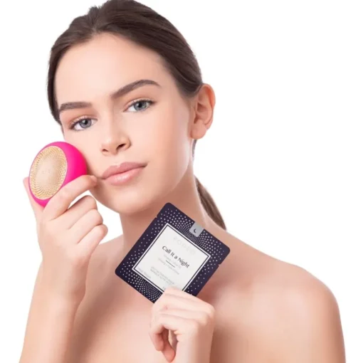 Maskenbehandlung Call It a Night UFO Activated Mask von Foreo