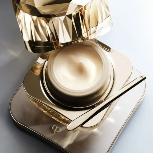 Moisturizer La Crème von Clé de Peau Beauté