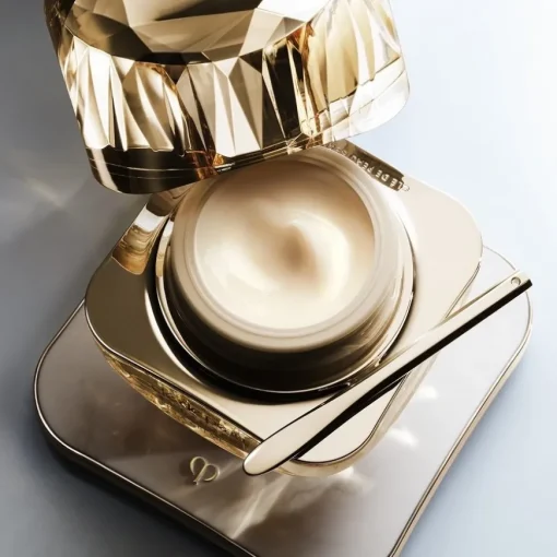 Moisturizer La Crème von Clé de Peau Beauté