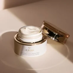 Moisturizer Protective Fortifying Cream N von Clé de Peau Beauté